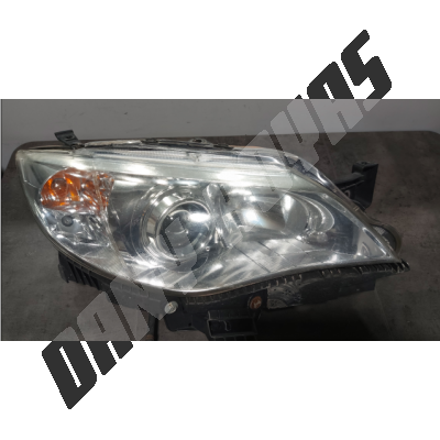 phare droit occasion subaru impreza diesel 2011 type xenon  fond blanc